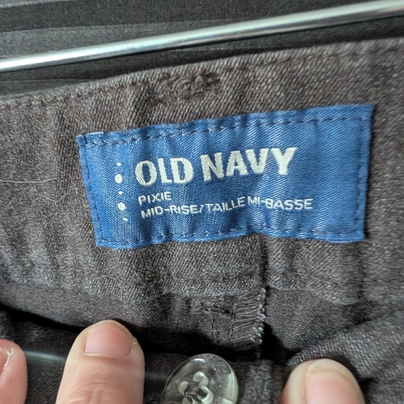 Old Navy Women's Gray Straight-Leg Trousers - Picture 2 of 3